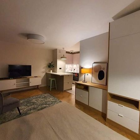 Mlociny Metro Apartment 3 Warsawa Bagian luar foto